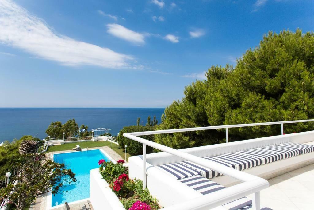 Beautiful, Private Villa By The Sea Agia Marina  Eksteriør billede